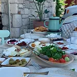 Rijeka Alacati Hotel *